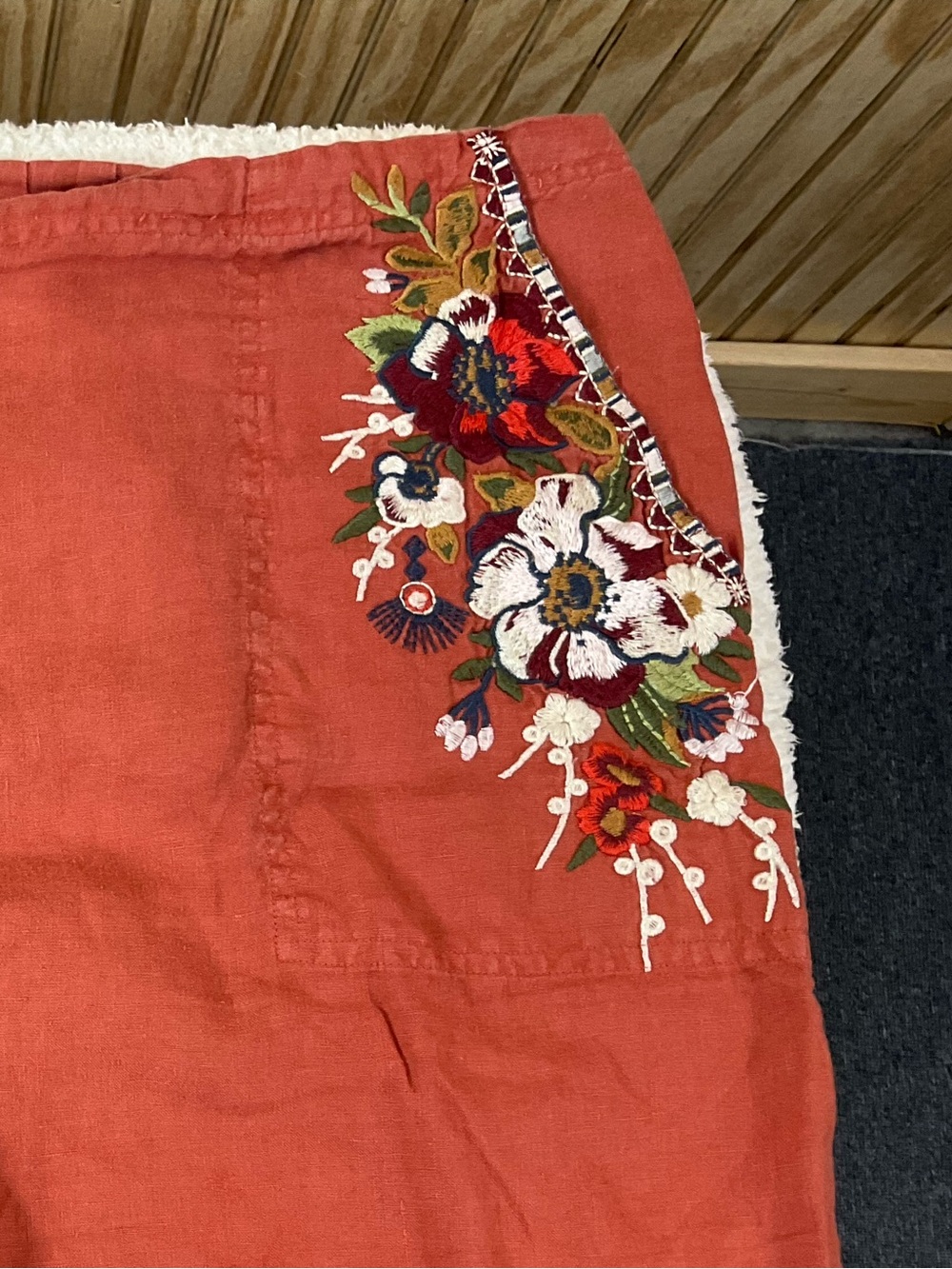 Johnny Was Coral Embroidered Linen-Blend Drawstring Shorts - Picture 2 of 7